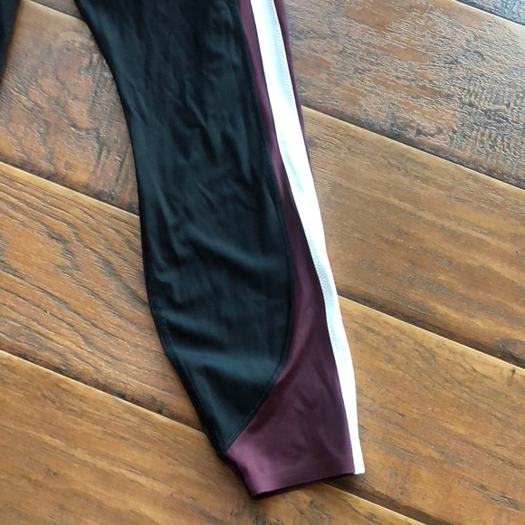 Athleta Crunch 7/8 Tight - Size M/L - Picture 4 of 10